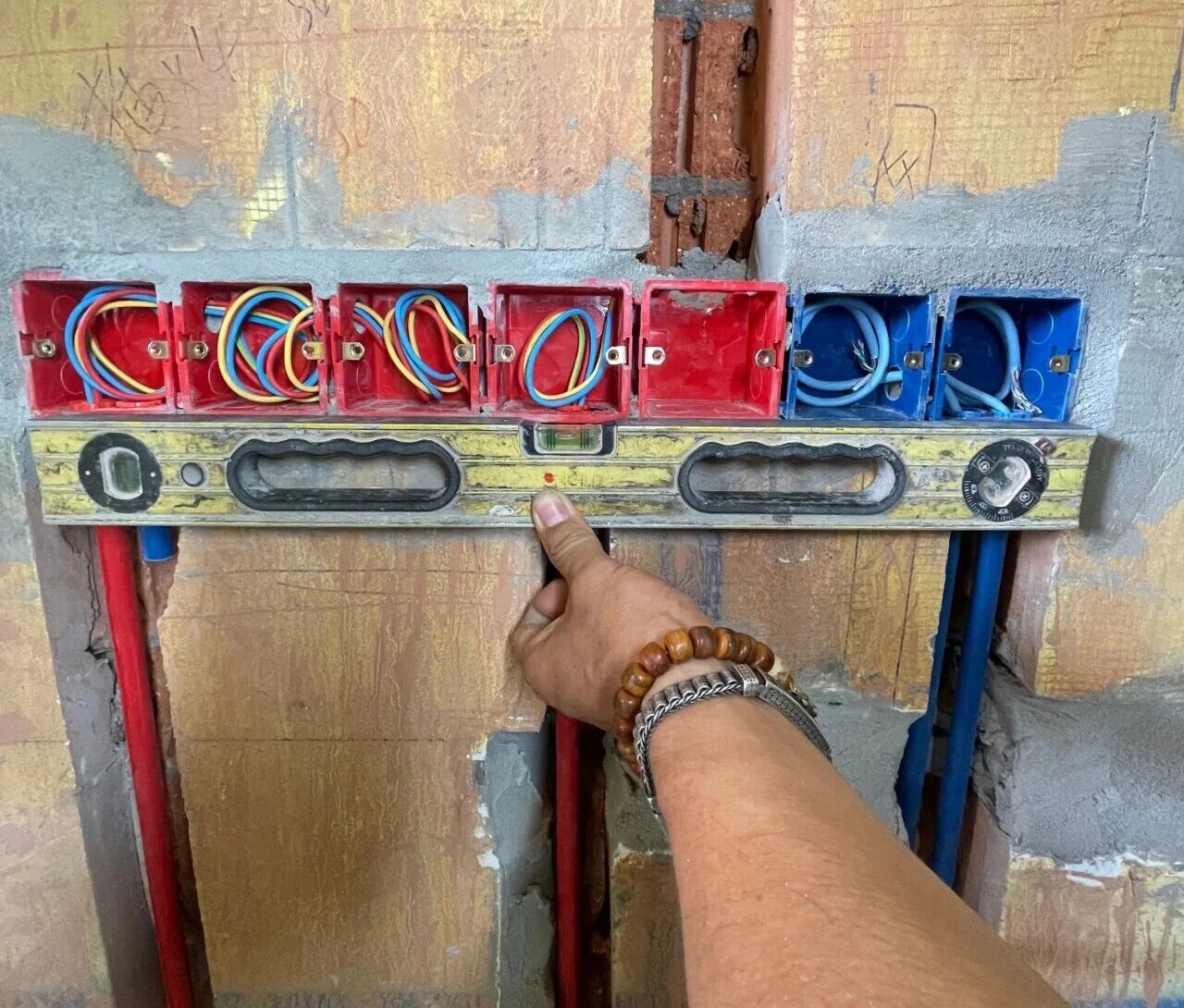 金九銀十裝修季｜南京紅牛裝飾工程總監(jiān)：工地巡檢無(wú)小事，嚴(yán)苛落實(shí)工藝標(biāo)準(zhǔn)！06