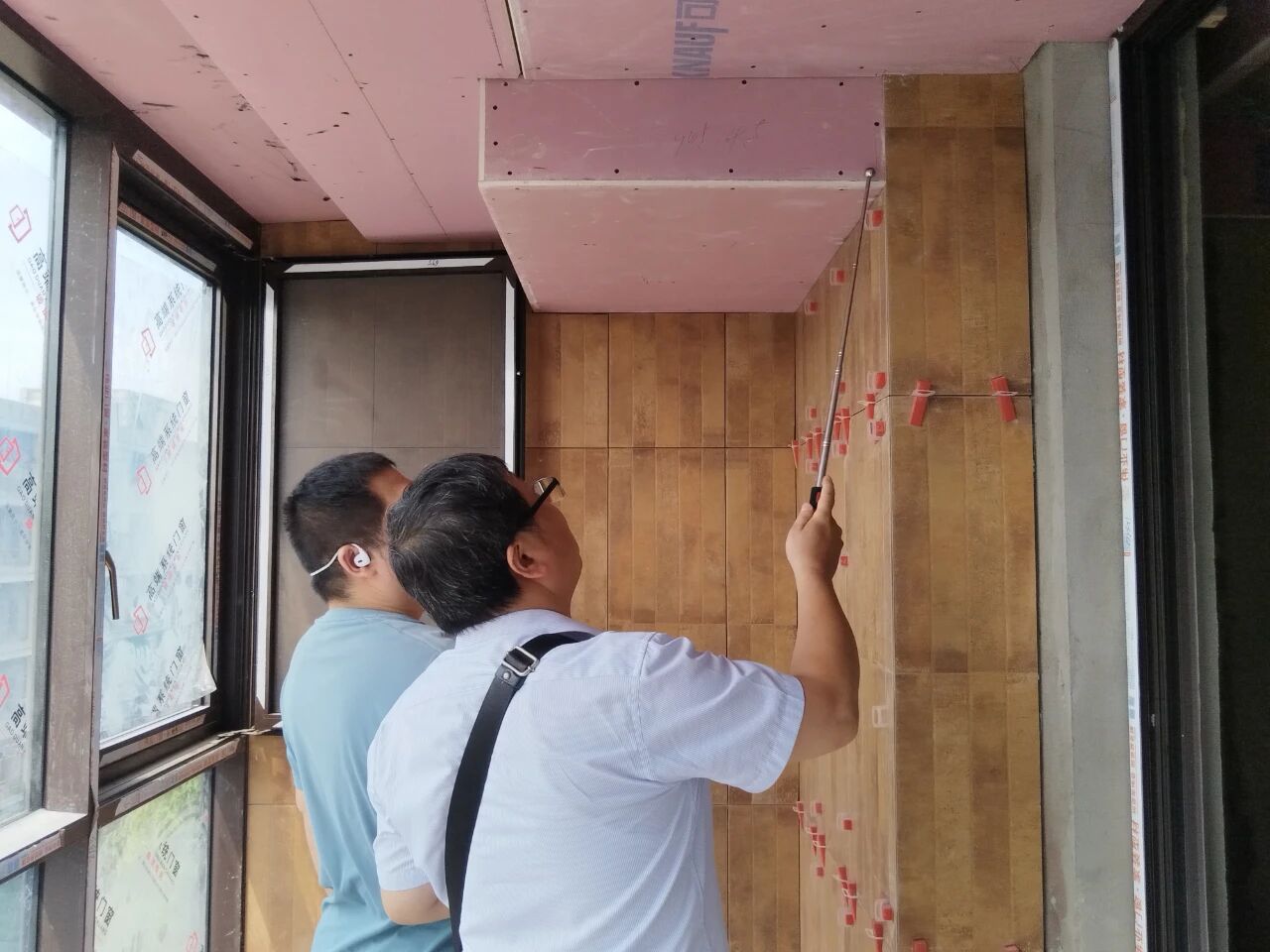 九月秋意漸濃，工地巡檢步履不停，只為兌現(xiàn)品質(zhì)承諾！04